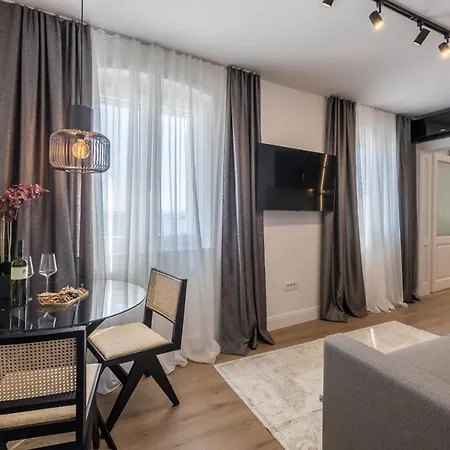 Seafront Luxury With An Amazing View Split